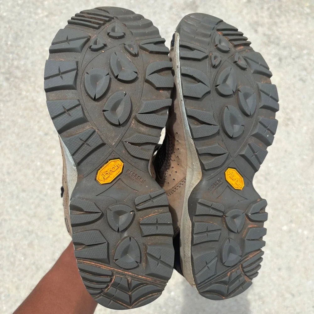 Vasque these talus